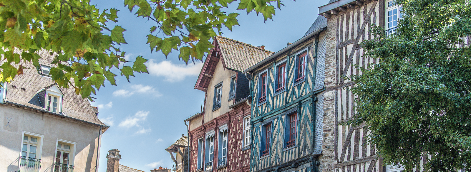 Communication d'attractivité et communication touristique : le défi de la cohérence pour nos métropoles